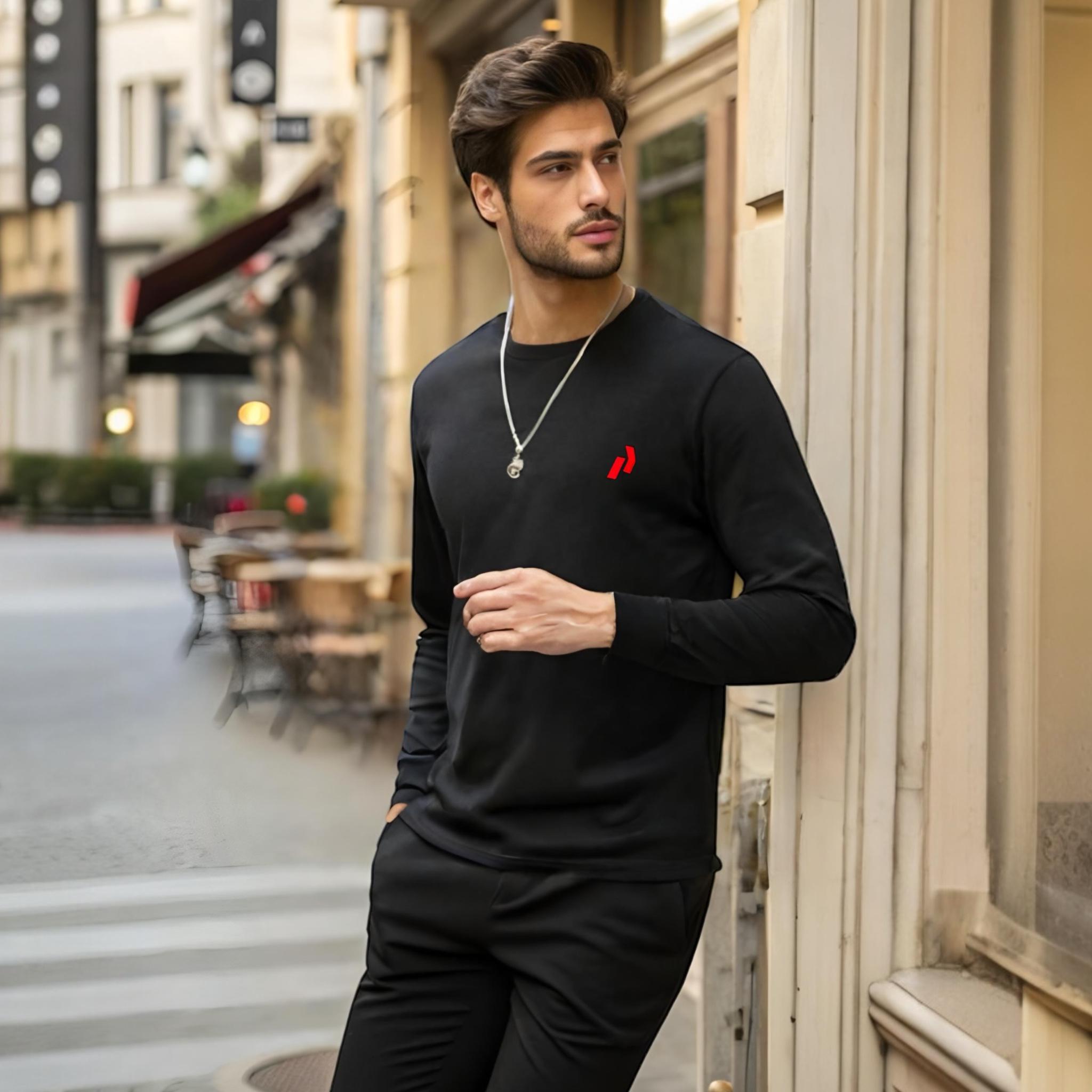 Cozy and Stylish Sweatshirt – Black